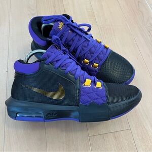 Nike Lebron Witness VIII Men's Basketball Shoes